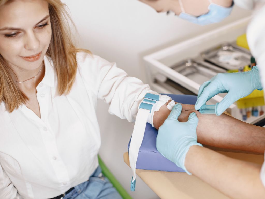 MediOne - ΑΙΜΟΛΗΨΙΑ - epagelmaties.com.gr