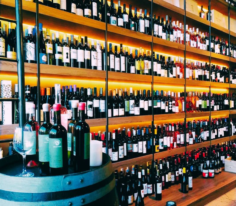 Δημιουργήστε το ιδανικό καλάθι δώρου με κρασιά και ποτά για κάθε κοινωνική εκδήλωση .ameafriendly.gr