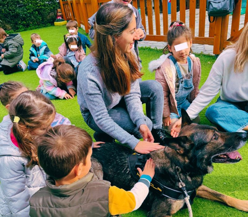 Πιστοποιημένη ομάδα κυνοθεραπείας Ονειρόκοσμος.ameafriendly.gr