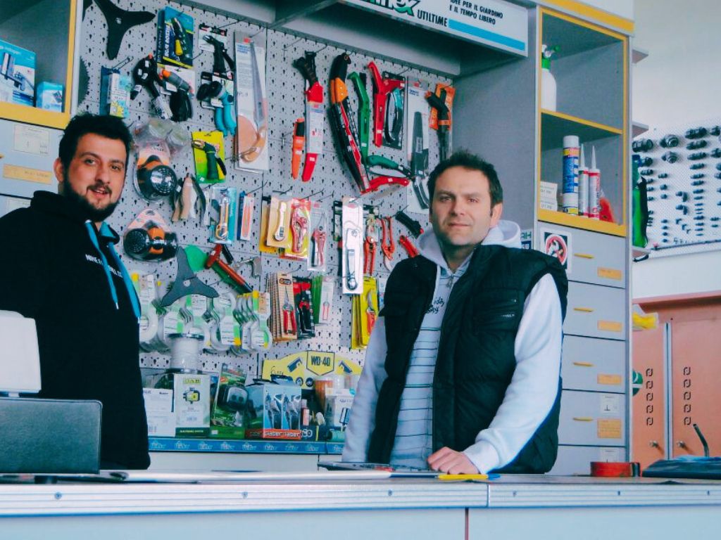 Αποθήκη πλαστικών με είδη συσκευασίας και αναλώσιμα εστίασης στην Ιωνία Θεσσαλονίκης epagelmaties.com.gr