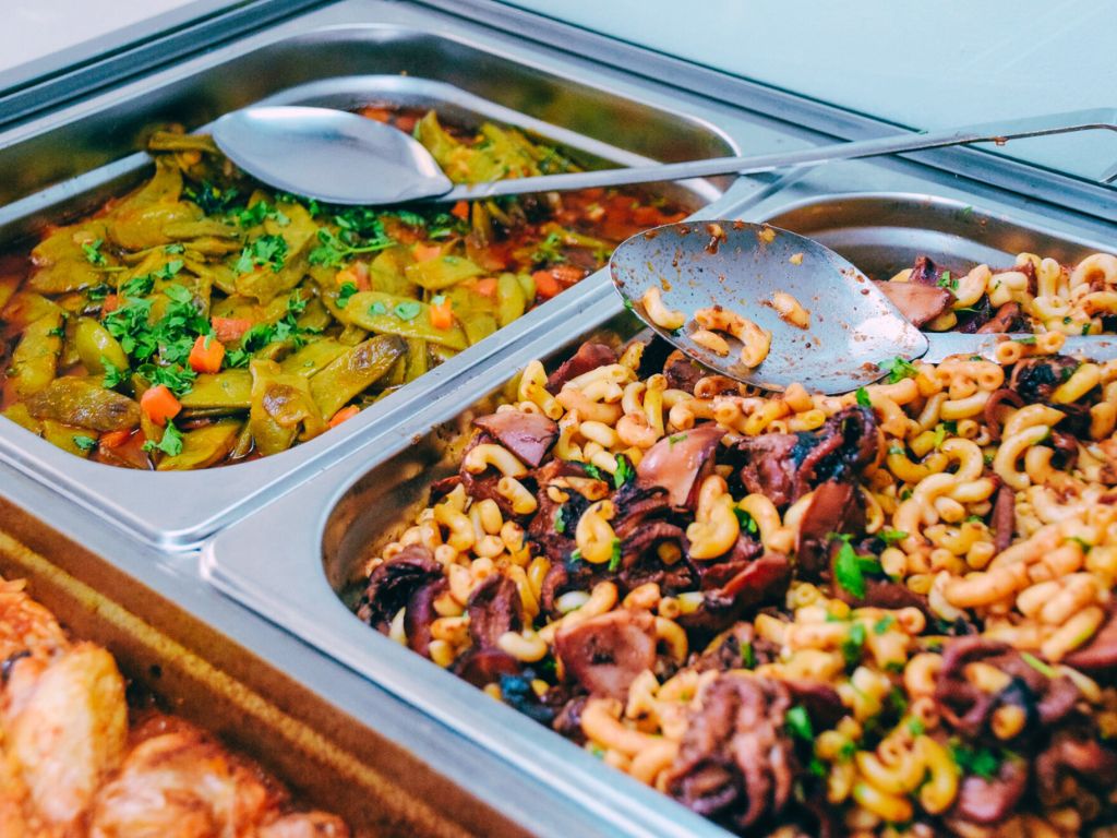 Αυθεντικό σπιτικό φαγητό καθημερινά στο μαγειρείο «Τα Τεντζερεδάκια» στο Κερατσίνι .epagelmaties.com.gr