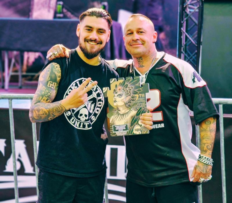 Black and grey tattoo με φωτορεαλιστική απόδοση και εξαιρετική σκίαση ameafriendly.gr