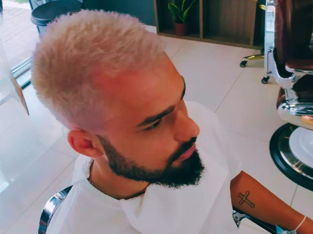 Βαφή μαλλιών με επαγγελματικά προϊόντα για φυσικό αποτέλεσμα και υγιή όψη στο ameafriendly.gr