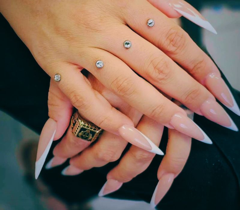 Επαγγελματική υπηρεσία piercing με έμφαση στην ασφάλεια και την ποιότητα epagelmaties.com.gr