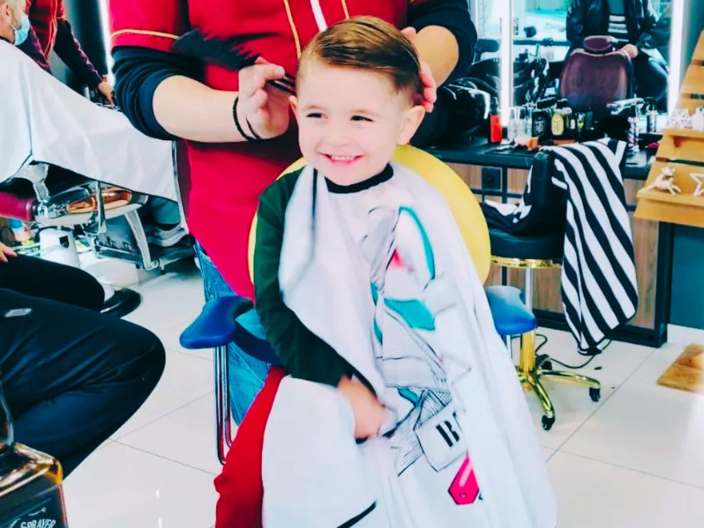 Το παιδικό κούρεμα στο Barber Bros προσφέρει προσεγμένο αποτέλεσμα με έμφαση στην άνεση και την απλότητα epagelmaties.com.gr