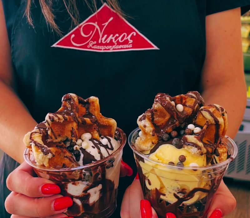 Τούρτα Ferrero με εκλεκτά υλικά και εντυπωσιακή εμφάνιση για κάθε κοινωνική εκδήλωση και ξεχωριστή στιγμή. ameafriendly.gr