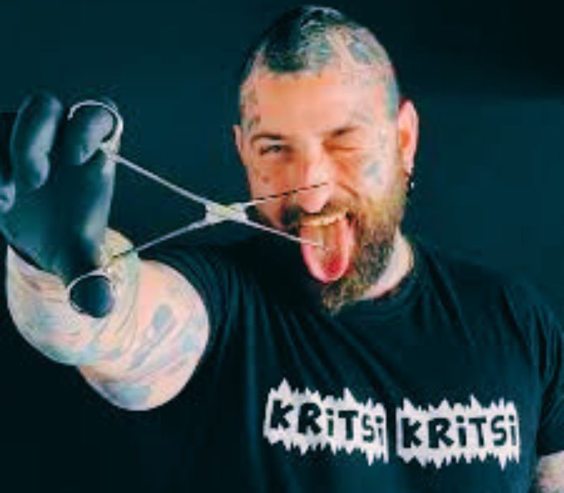 Tattoo, piercing, streetwear και κοινωνική ευθύνη συνθέτουν τη φιλοσοφία του Alex Piercer Tattoo Studio ameafriendly.gr