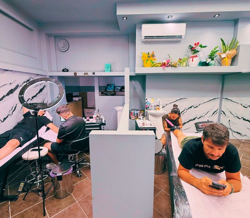 Σύγχρονα studios σε Θεσσαλονίκη και Καβάλα για tattoo, piercing και ολοκληρωμένη εμπειρία περιποίησης ameafriendly.gr