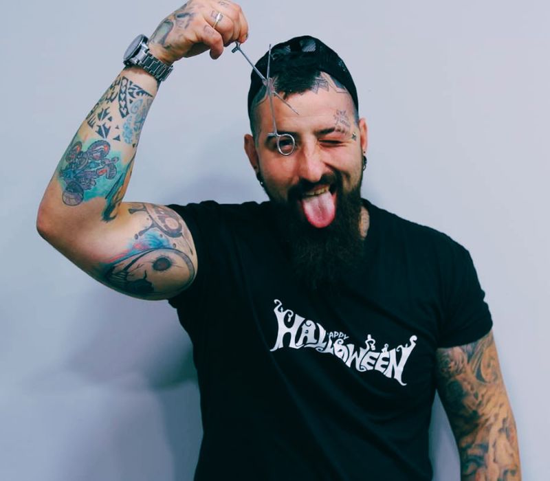 Το Alex Piercer Tattoo Studio συμμετέχει στο δίκτυο ΑμεΑ Friendly προσφέροντας 30% έκπτωση στις οικογένειες που υπάρχει άτομο με αναπηρία ameafriendly.gr