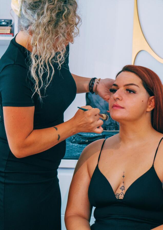 Makeup Academy στον Πειραιά με ολοκληρωμένα προγράμματα εκπαίδευσης για κάθε επίπεδο εμπειρίας epagelmaties.com.gr