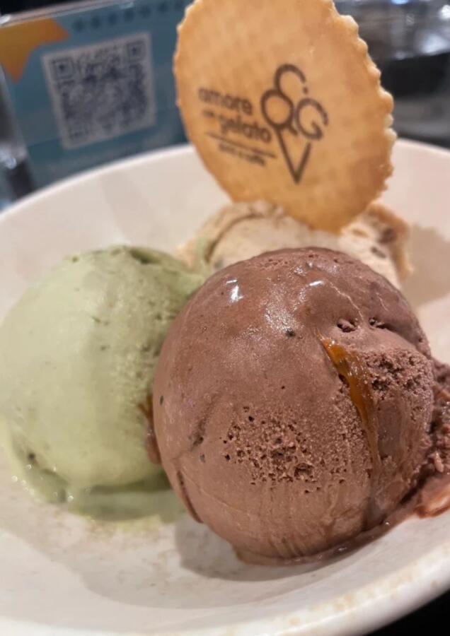 Signature γλυκές δημιουργίες και ιταλικό gelato που ξεχωρίζουν στη Σαλαμίνα. ameafriendly.gr