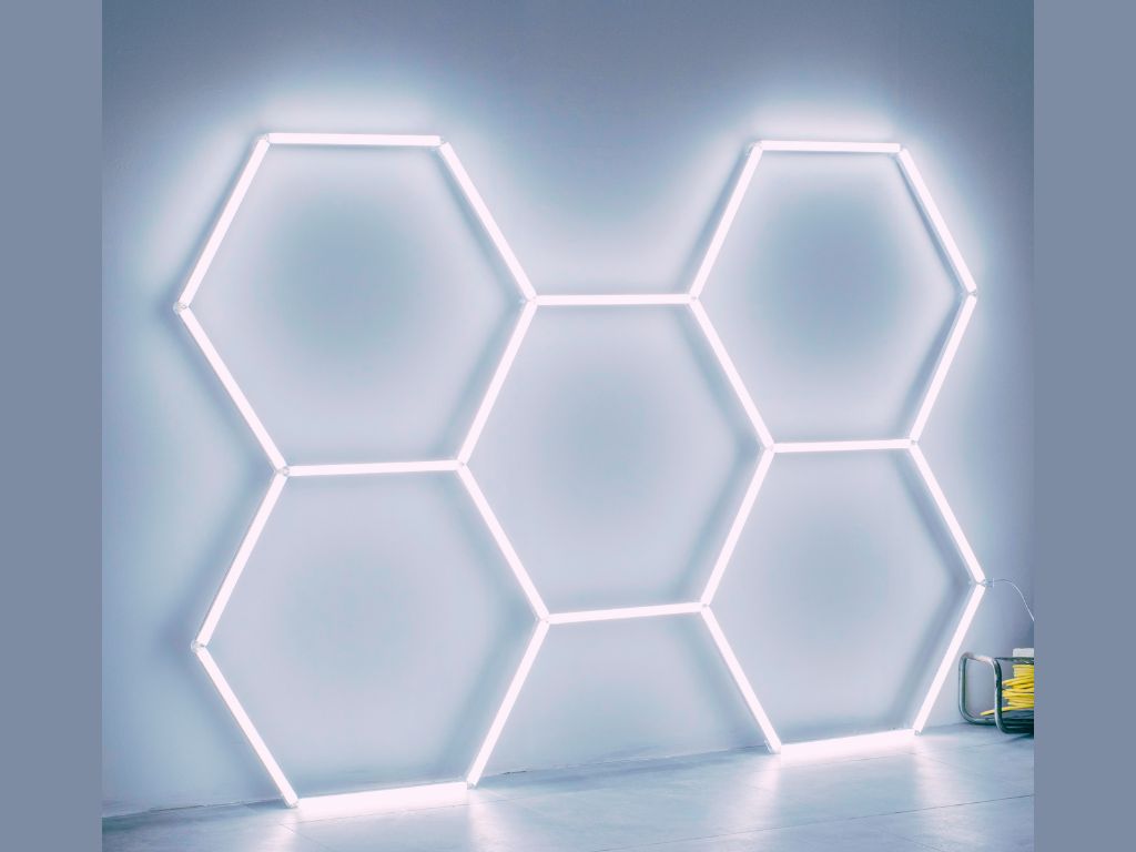 Εγκατάσταση φωτισμού LED, καμερών και smart home στη Σαλαμίνα. epagelmaties.com.gr
