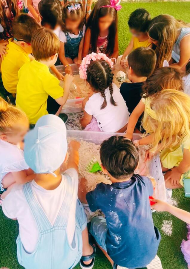messy play δράση παιδιού epagelmaties.com.gr